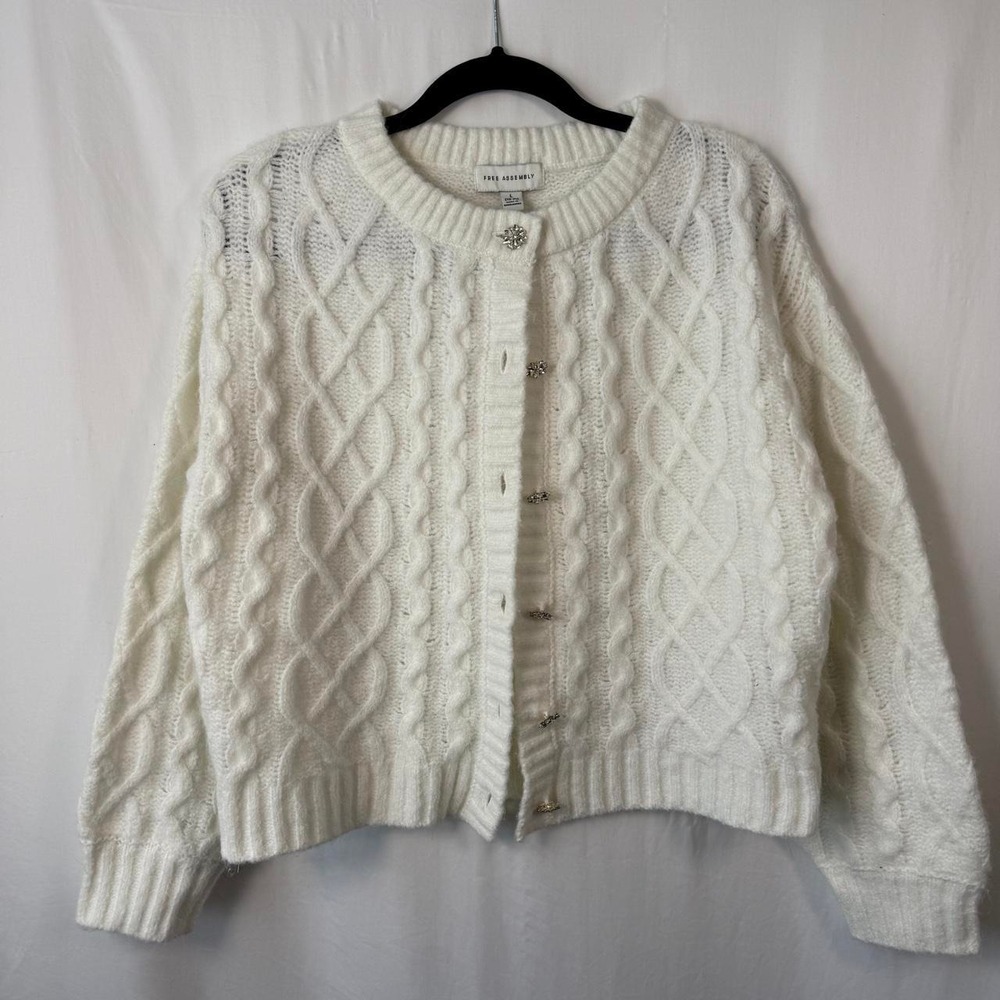 Free Assembly white cable knit cardigan with diamond-shaped buttons size L NWT
